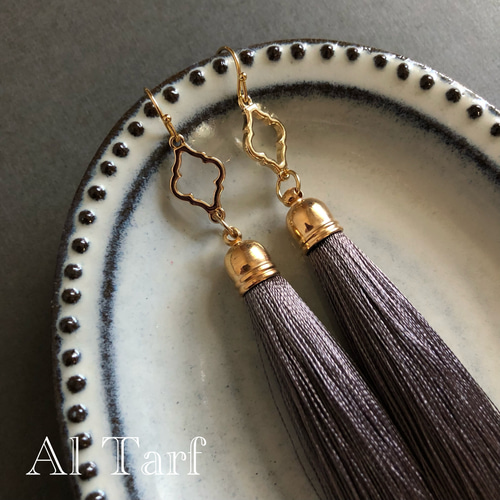 モロッカンモチーフ ロングタッセルのピアス/イヤリング ピアス