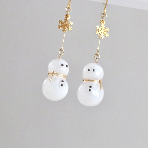 玉乗り猫ちゃん クリスマス スノードーム 雪 ピアス イヤリング 楽天市場】ピアス 雪の結晶 スノーフレーク ロングビアス