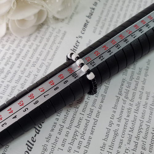 ワンコイン2点セット】白黒ビーズリング お花とボーダー 大人かわいい