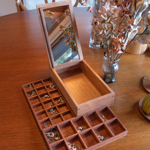 木の温もりのジュエリーボックス（くるみ） 木製ジュエリーボックス