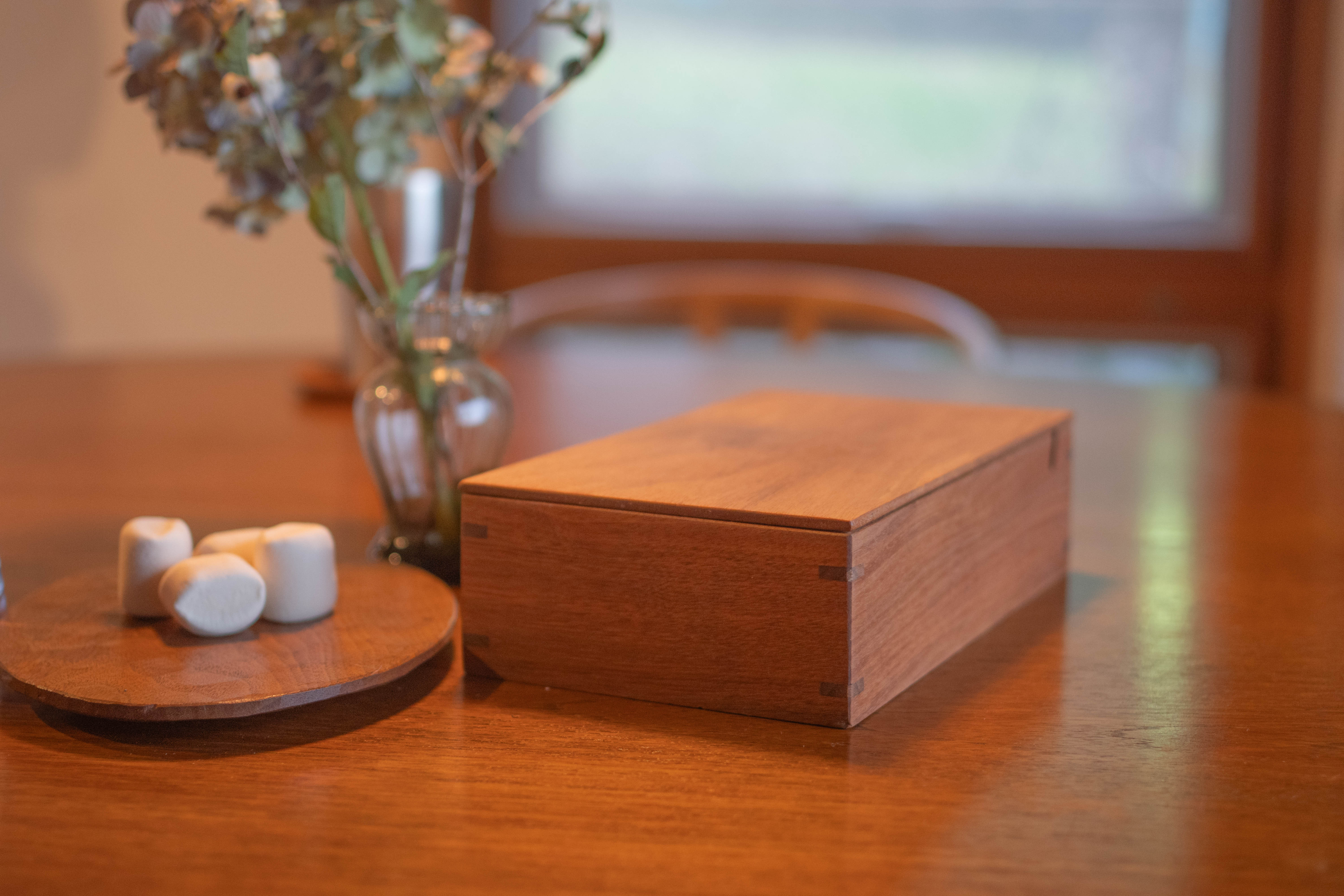 木の温もりのジュエリーボックス（くるみ） 木製ジュエリーボックス アクセサリー収納 くるみ 無垢材 マホガニー 鏡付き
