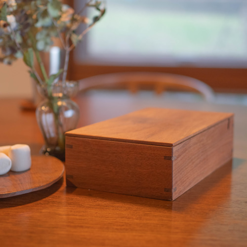 木の温もりのジュエリーボックス（くるみ） 木製ジュエリーボックス