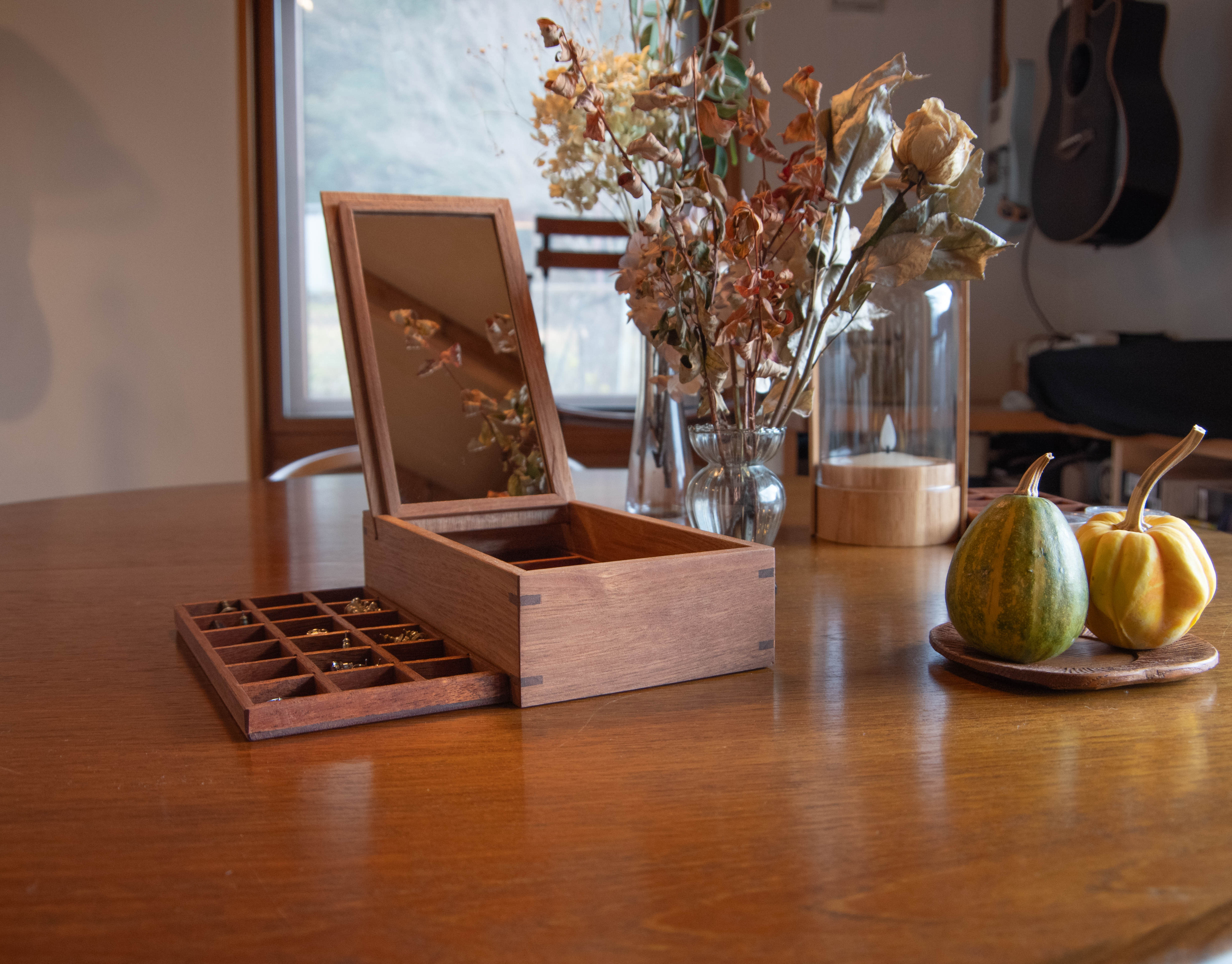 木の温もりのジュエリーボックス（くるみ） 木製ジュエリーボックス アクセサリー収納 くるみ 無垢材 マホガニー 鏡付き