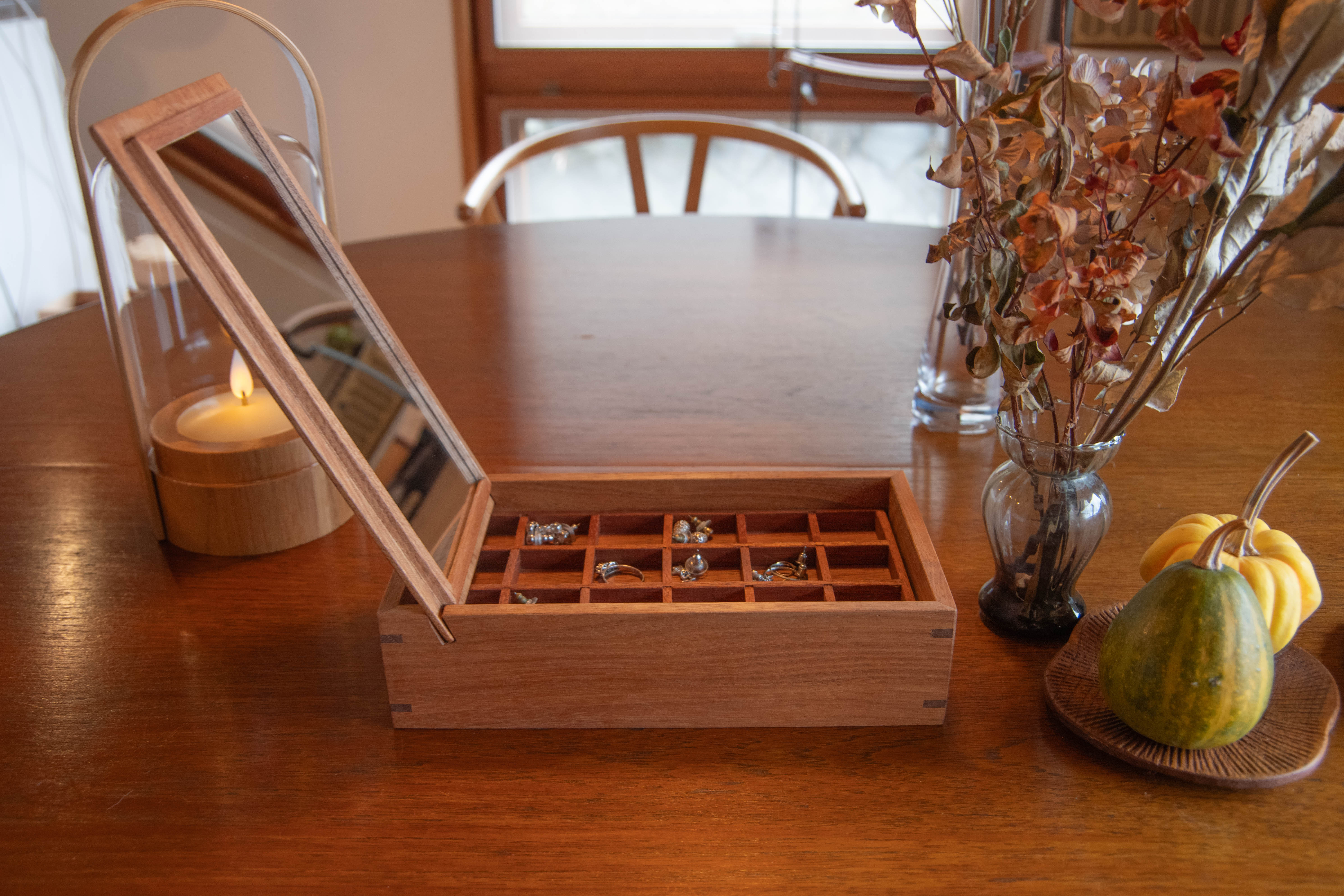 木の温もりのジュエリーボックス（くるみ） 木製ジュエリーボックス アクセサリー収納 くるみ 無垢材 マホガニー 鏡付き