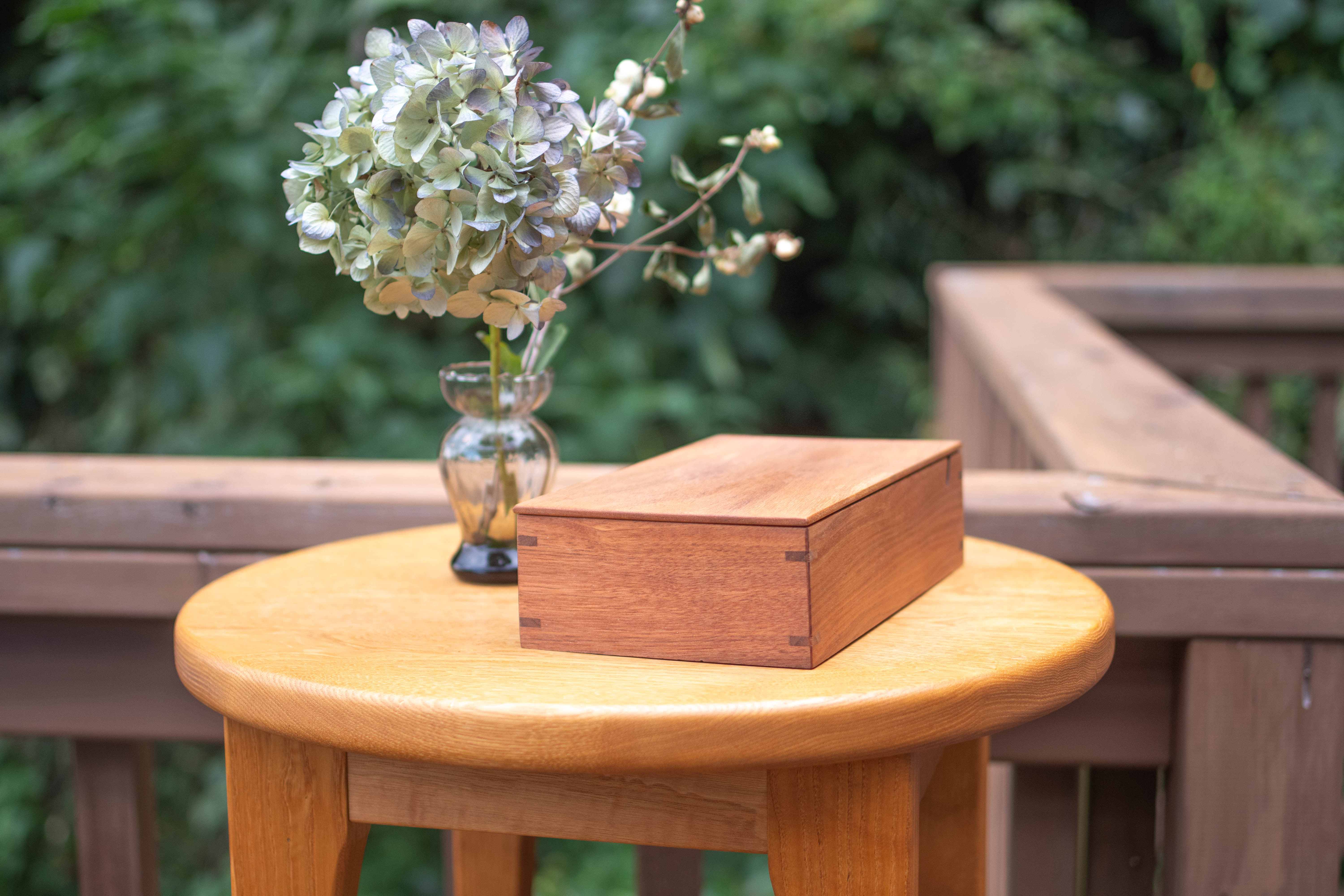 木の温もりのジュエリーボックス（くるみ） 木製ジュエリーボックス アクセサリー収納 くるみ 無垢材 マホガニー 鏡付き