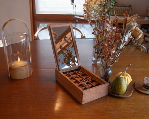 木の温もりのジュエリーボックス（くるみ） 木製ジュエリーボックス