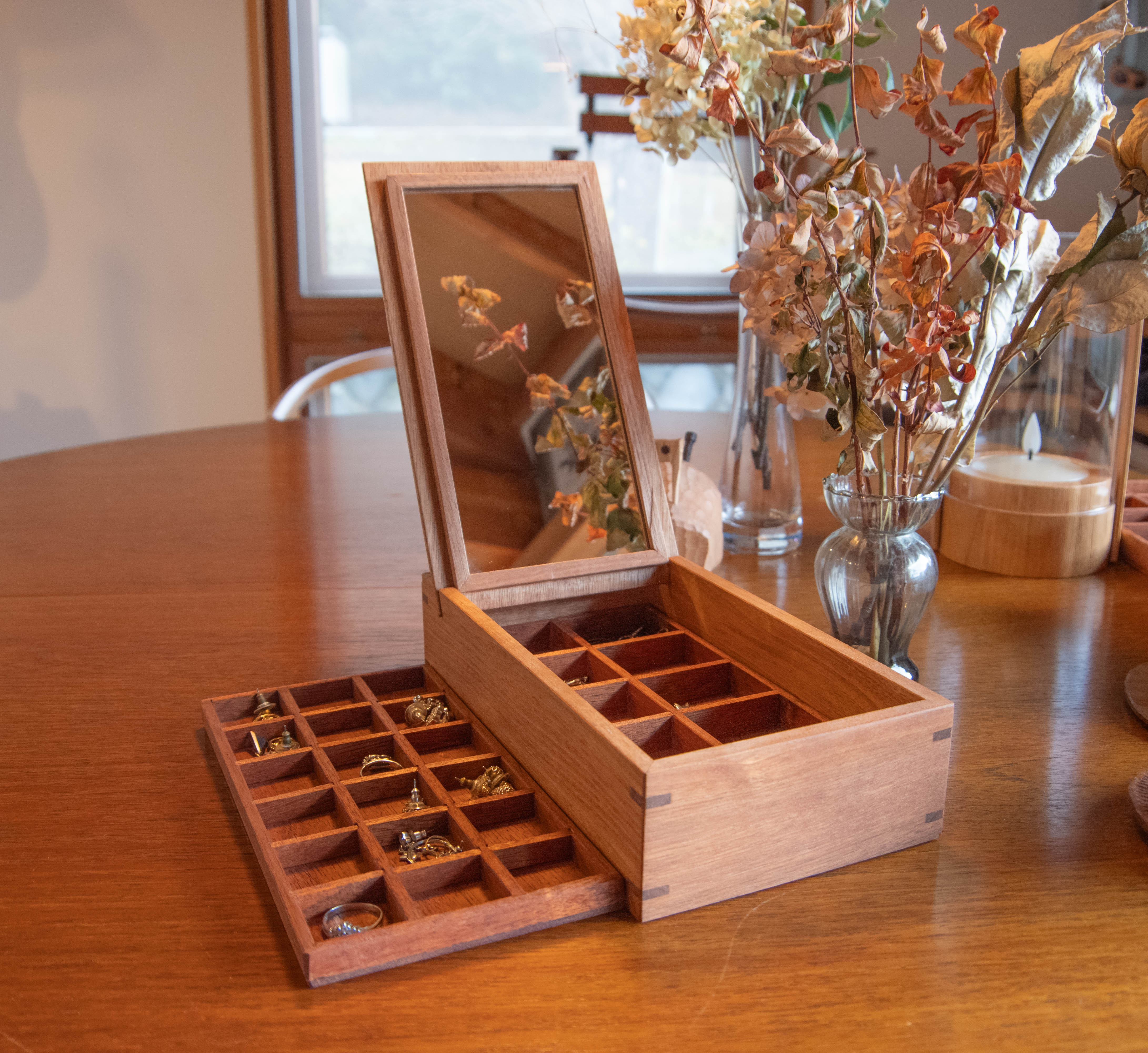 木の温もりのジュエリーボックス（くるみ） 木製ジュエリーボックス アクセサリー収納 くるみ 無垢材 マホガニー 鏡付き