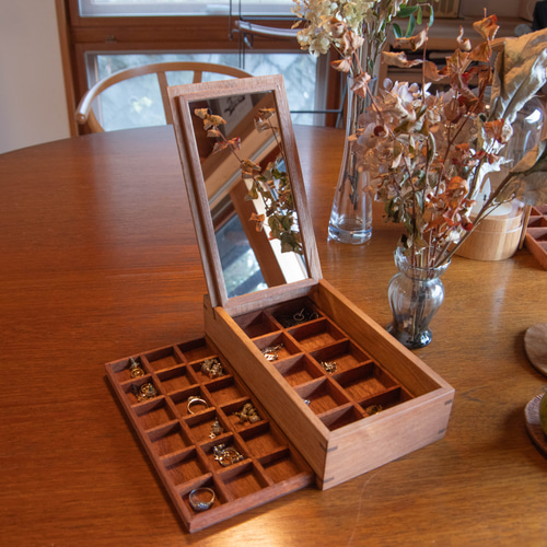 木の温もりのジュエリーボックス（くるみ） 木製ジュエリーボックス