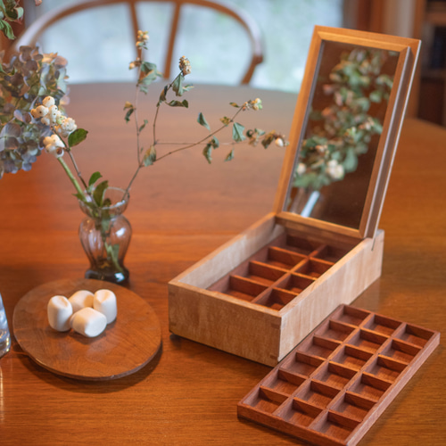木の温もりのジュエリーボックス（かえで） 木製ジュエリーボックス