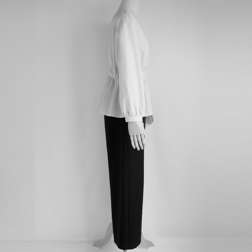 アネモネ半身像