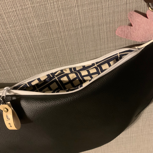 ニワトリ 鳥 ショルダーバッグ 合皮 ショルダーバッグ 鳥吉ーTORIYOSHI