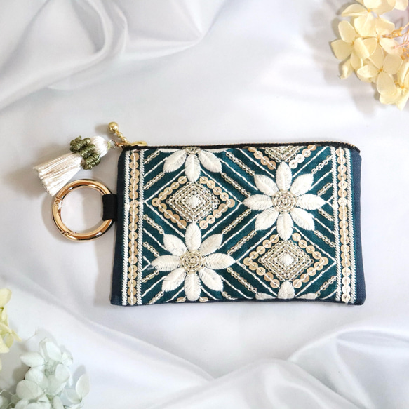 インド／刺繍リボン】＊フラットポーチ＊ カラビナ付き