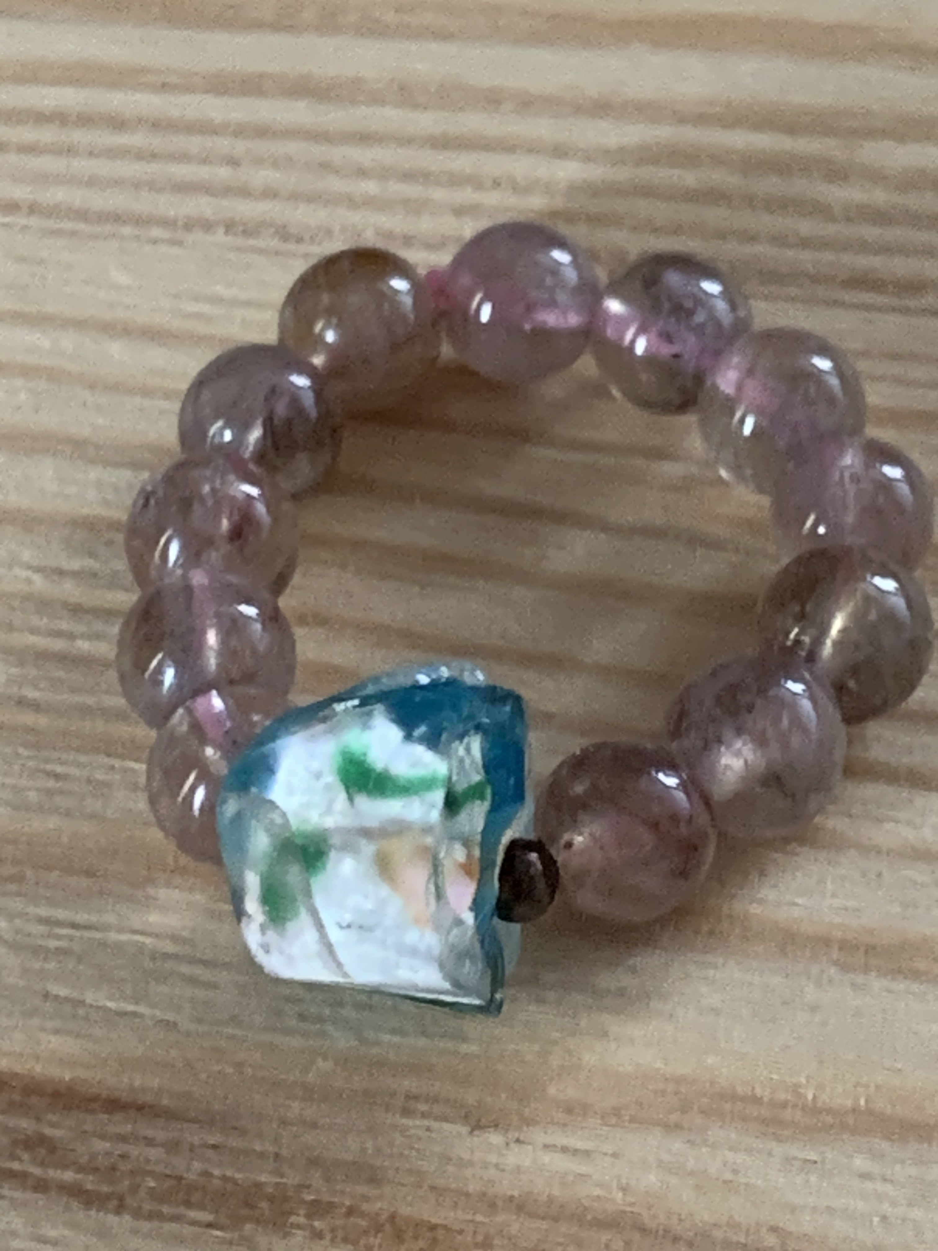 年代物インド・ナガ族アンティークビーズとオーラライト23の指輪 護符リング