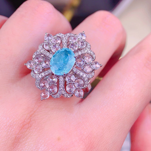 1.05ct天然パライバトルマリン高級K18 鑑定書付き