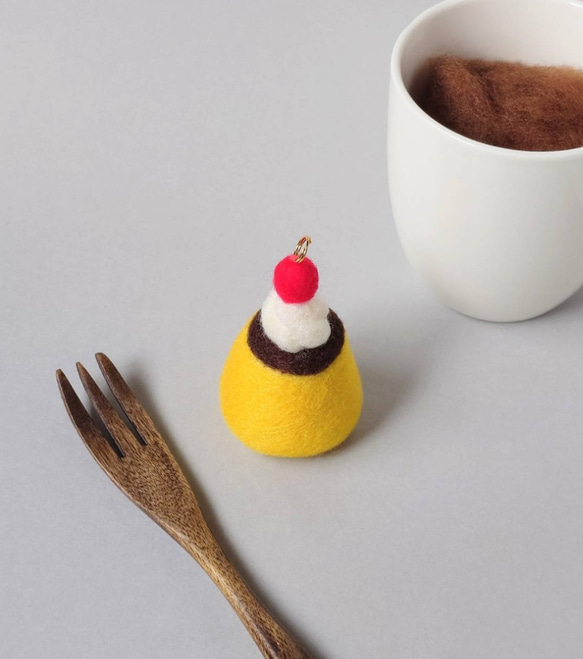 羊毛フェルトのレトロプリン＊喫茶店スイーツ風キーホルダー 羊毛