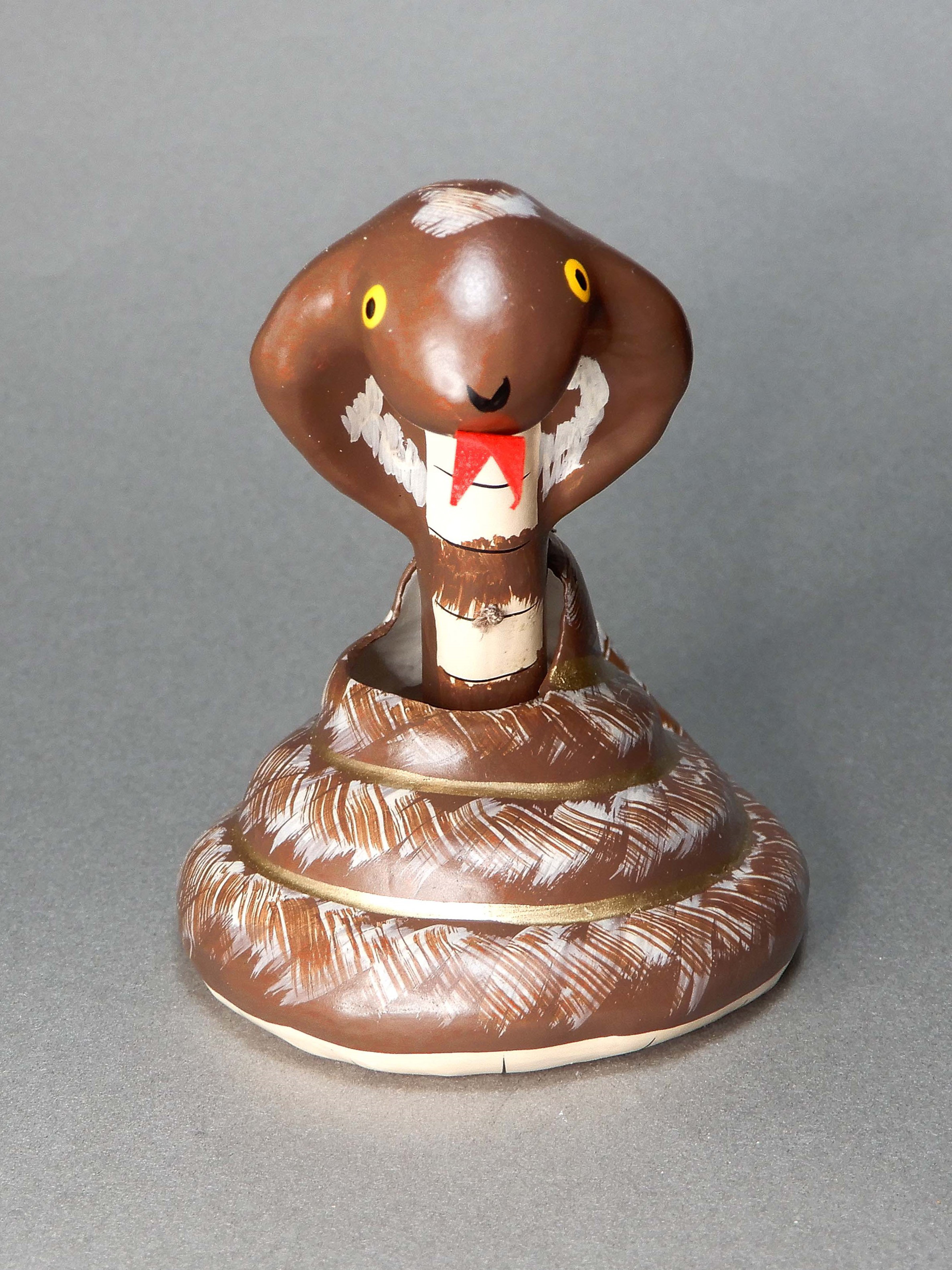 干支張子　首振り　「コブラ　茶」