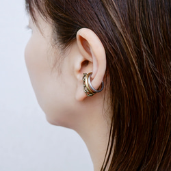 “basic+”耳環套裝，配黃銅和不銹鋼鏈 第4張的照片