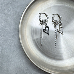 【パーツ取り外し可能】スタイリッシュなシルバーハートとシルバーフープのピアス　サージカルステンレス　かっこいい　モード 10枚目の画像