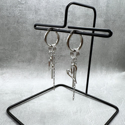 【パーツ取り外し可能】スタイリッシュなシルバーハートとシルバーフープのピアス　サージカルステンレス　かっこいい　モード 5枚目の画像