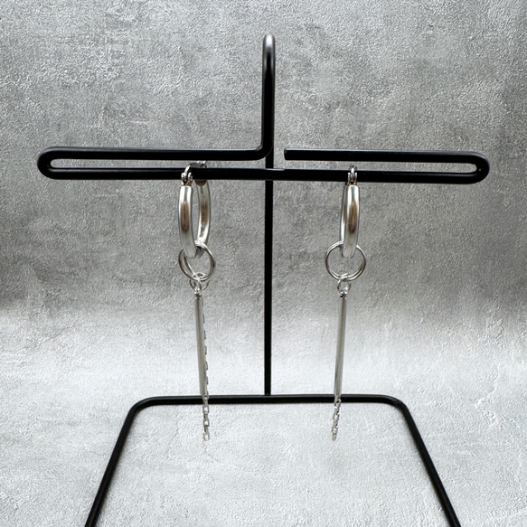 【パーツ取り外し可能】スタイリッシュなシルバーハートとシルバーフープのピアス　サージカルステンレス　かっこいい　モード 8枚目の画像