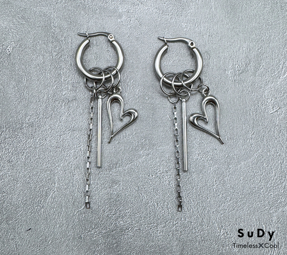 【パーツ取り外し可能】スタイリッシュなシルバーハートとシルバーフープのピアス　サージカルステンレス　かっこいい　モード 2枚目の画像