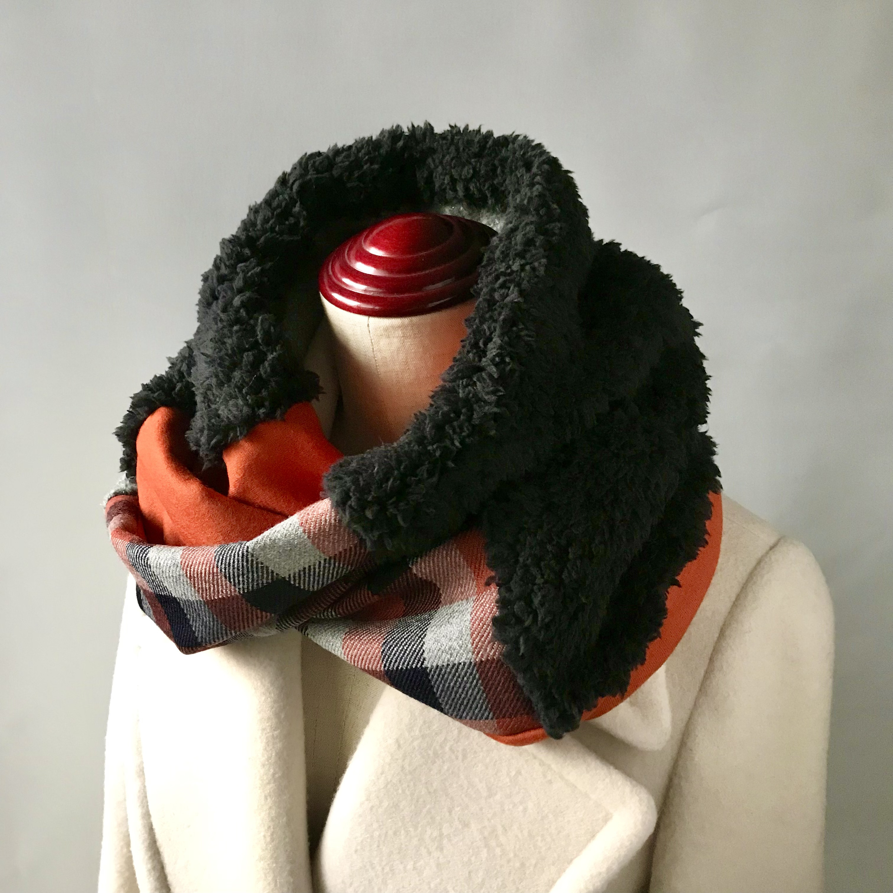 チェックのウールに柔らかニットが暖かい❤︎暖色系パッチワークスヌード