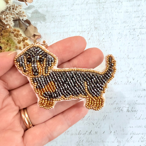 2way】ビーズ刺繍のうちの子ブローチ、バッグチャーム・ミニチュア