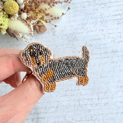 2way】ビーズ刺繍のうちの子ブローチ、バッグチャーム・ミニチュア