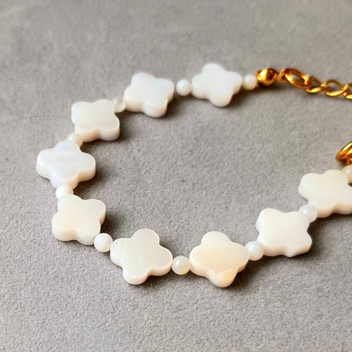 マザーオブパールクローバーブレスレット