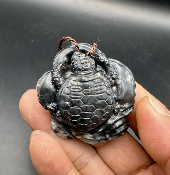 2024.10.23最新作品 金銭玄武神亀石笛握り石 彫刻 ケンちゃんの