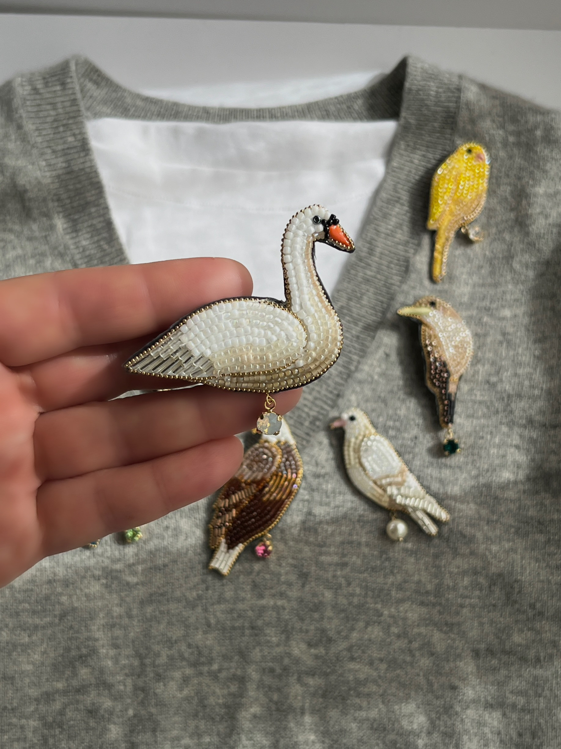 あなたを守る誕生鳥シリーズ　10月　白鳥　ブローチ