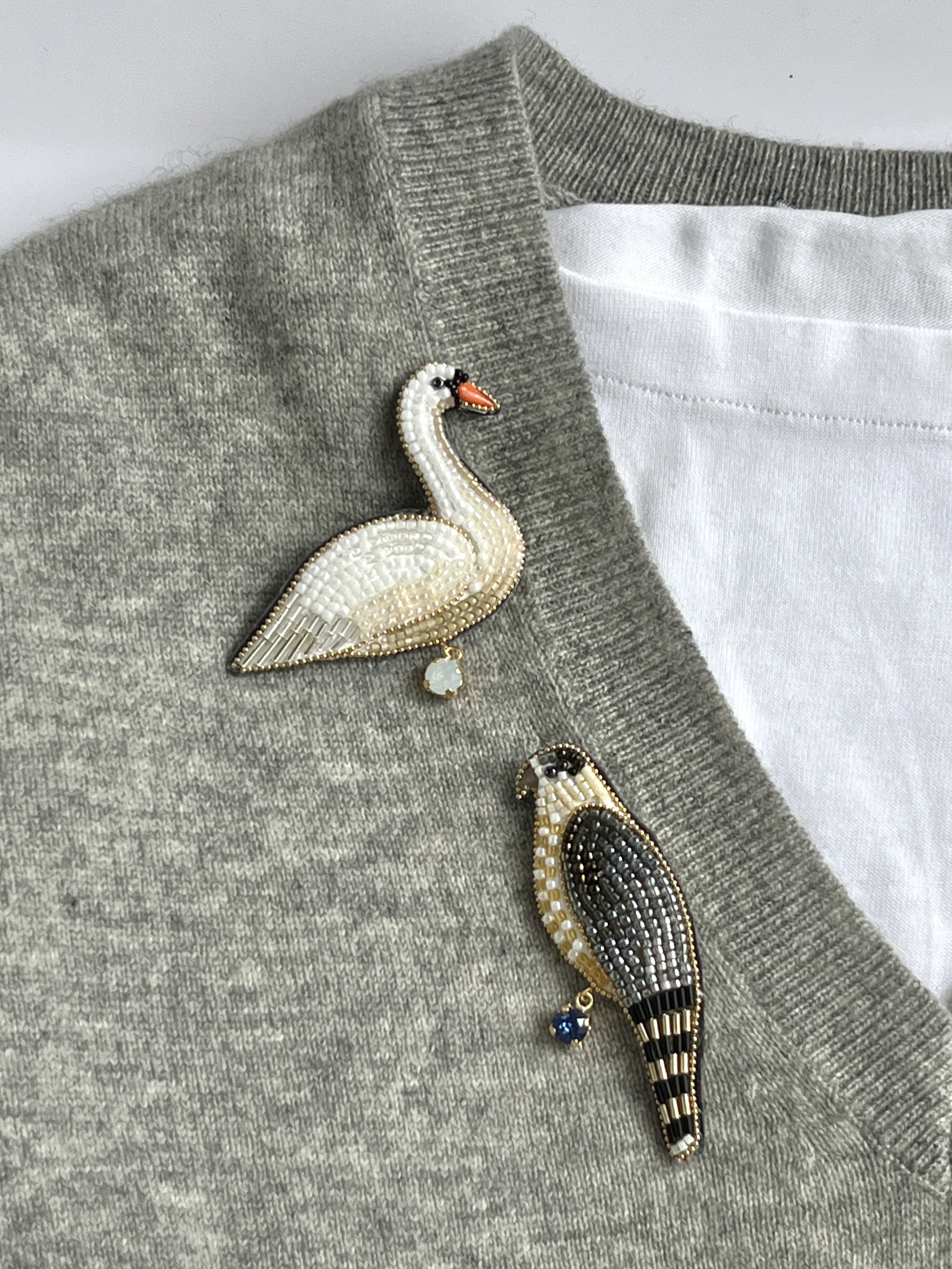 あなたを守る誕生鳥シリーズ　10月　白鳥　ブローチ