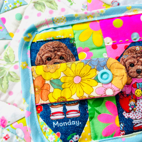 可愛いワンちゃんの二つ折り財布 デニムブルー 二つ折り財布 マリコヤ