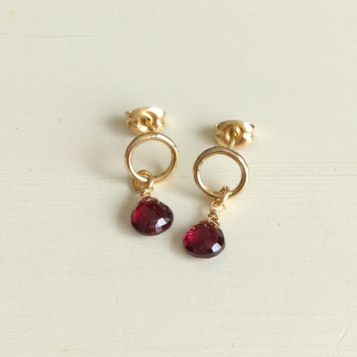 14kgf 型ガーネット4連ピアス ガーネットのマルピアス(14kgf) ピアス（スタッド・一粒） Nerine 通販