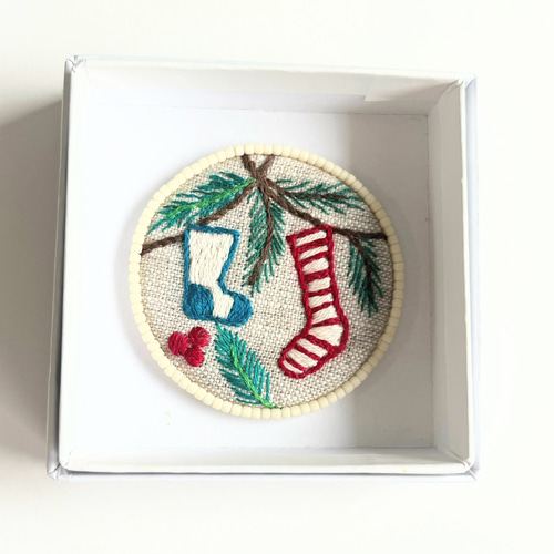 ビーズで飾ったクリスマスの刺繍ブローチ【christmas】#305 ビーズで飾ったクリスマスの刺繍ブローチ【christmas】#305