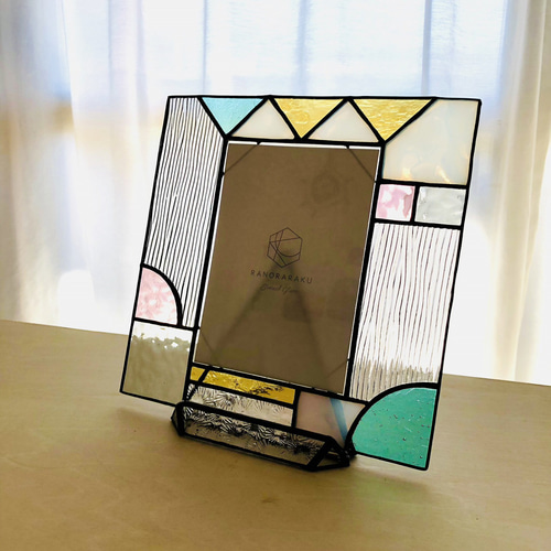 やさしく思い出を彩るステンドグラスフォトフレーム ～ステンドグラス