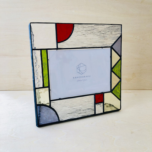 鮮やかに思い出を彩るステンドグラスフォトスタンド フォトフレーム