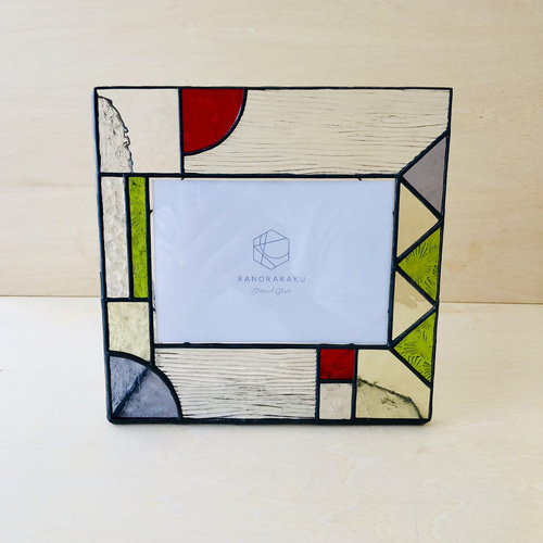 鮮やかに思い出を彩るステンドグラスフォトスタンド フォトフレーム