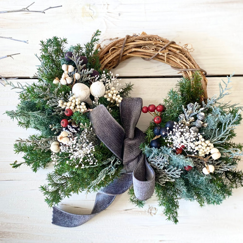 プリザーブドフラワー︎︎⟡ベロアリボンとシックな針葉樹のクリスマス