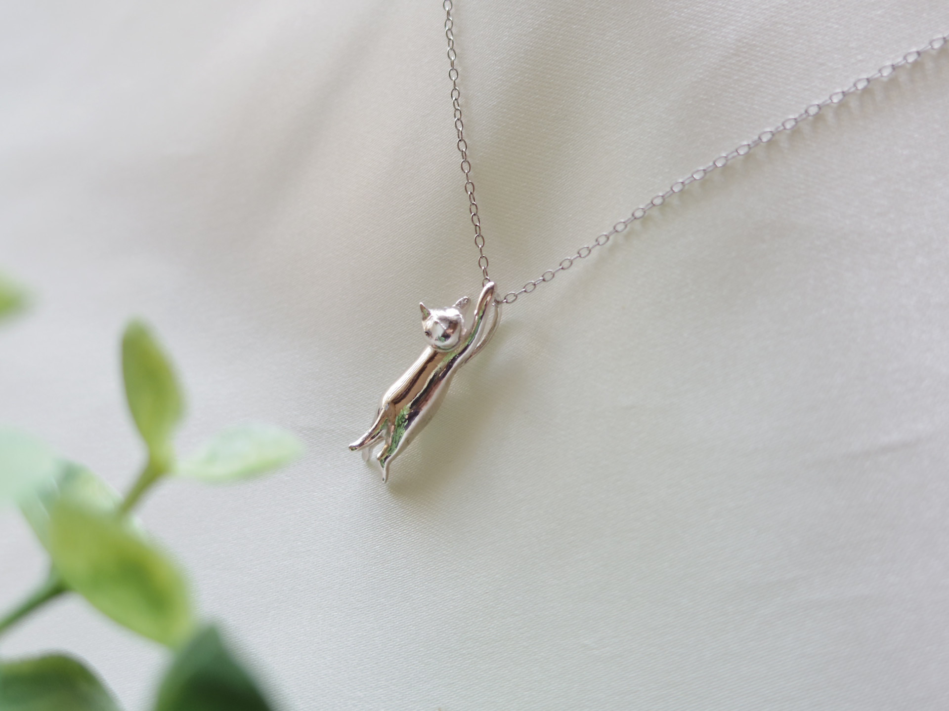 【ねこ好きさんのペンダント】背伸びねこ　SV925 シルバーペンダント　CP-2