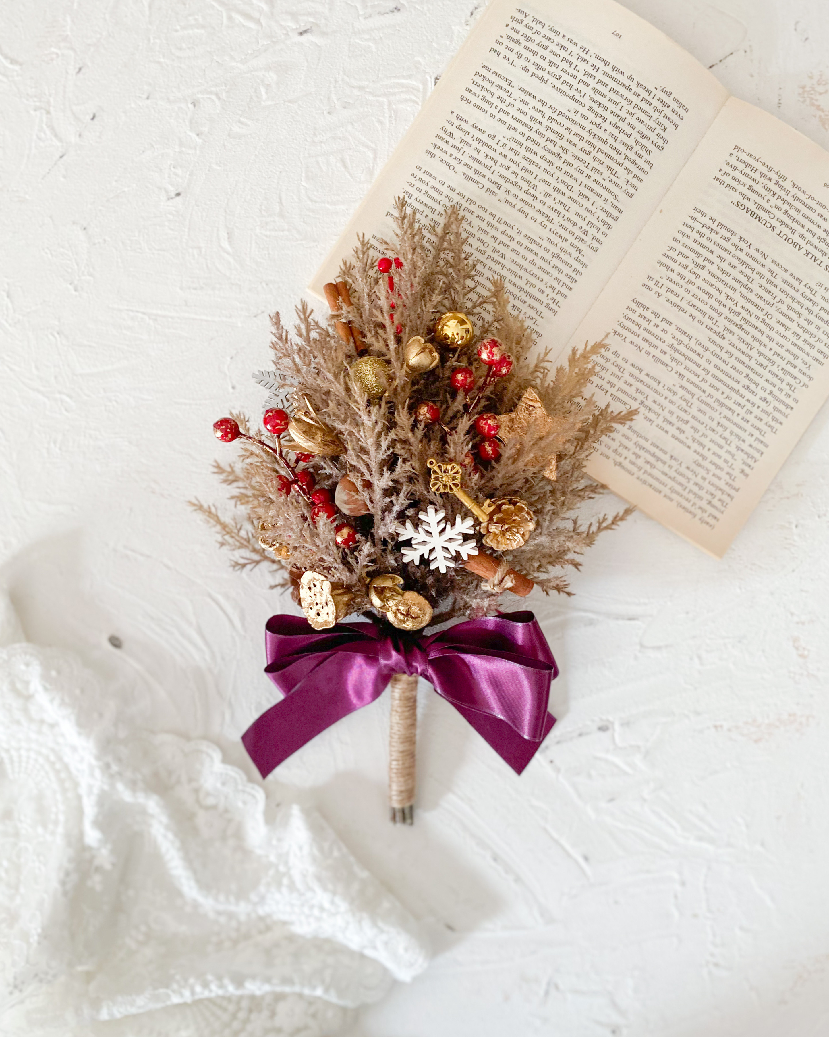 ハンギングツリー　壁掛けツリー　アーティフィシャルフラワー　造花　造花スワッグ　年中飾れる　光触媒加工　インテリア