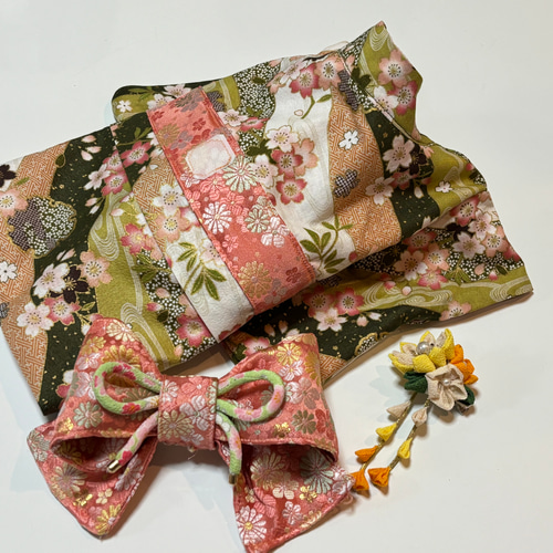 ☆新作犬服⭐︎ つまみ細工帯飾り付き 犬用着物 女の子用 桜 グリーン