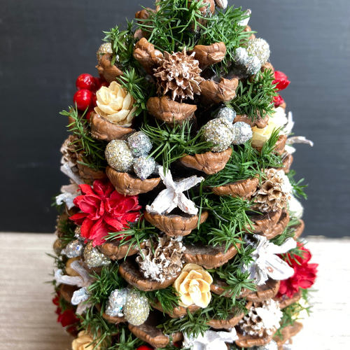 一点物【クリスマス】木の実とヒムロスギのクリスマスツリー