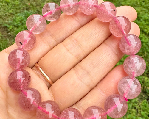 ピンクエピドートインクォーツ11mm～12mm 天然石ブレスレット 内径16cm