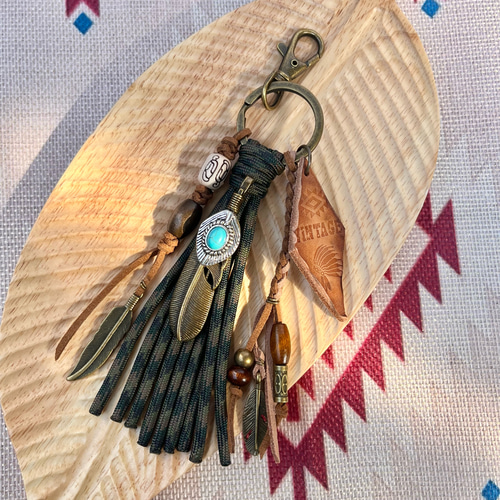 タッセルキーホルダー パラコード レザー バッグチャーム バッグ