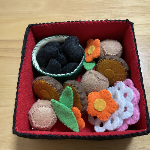 フェルトままごと おせちセット※ぬいぐるみ・お皿はつきません