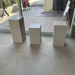 石っぽいディスプレイラック 3枚目の画像