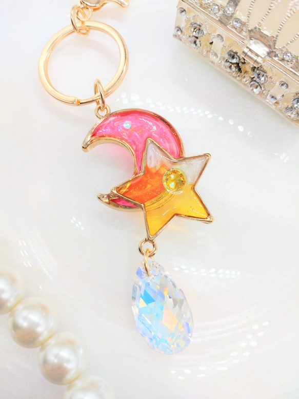 ピンクの月と星のぷるんとキーホルダー 1枚目の画像