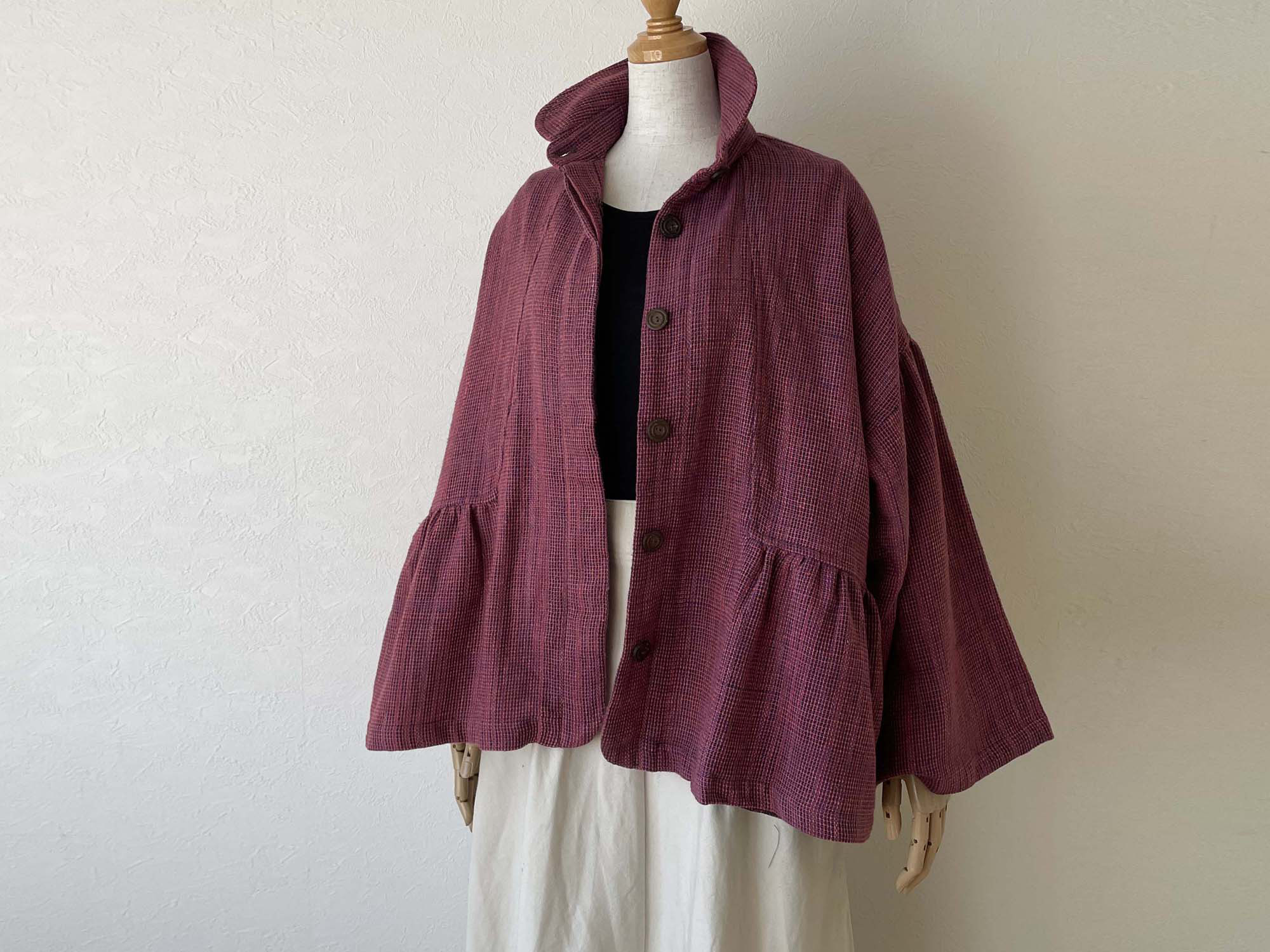 ふわり柔らかな手織り綿のショートコート ベルスリーブ コットン100% フリーサイズ ワインレッド