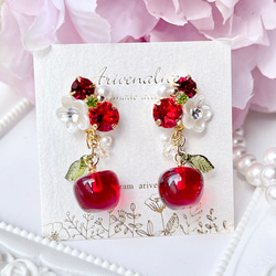 お花畑のうさぎちゃん いちご ピアス/イヤリング ピアス